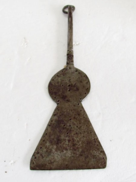 18th. century Large Whitesmithed Keyhole Iron Spatula