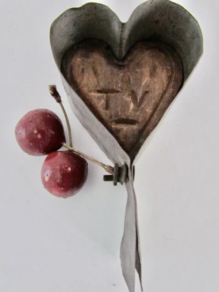 19th. century Treen, Heart Shaped Brown Sugar Mold