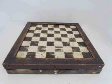 Graphic and Unusual Folding Game Board