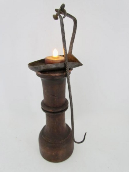 Early 1800’s Lamp Tidy