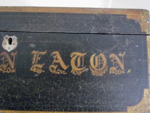 signed_table_box